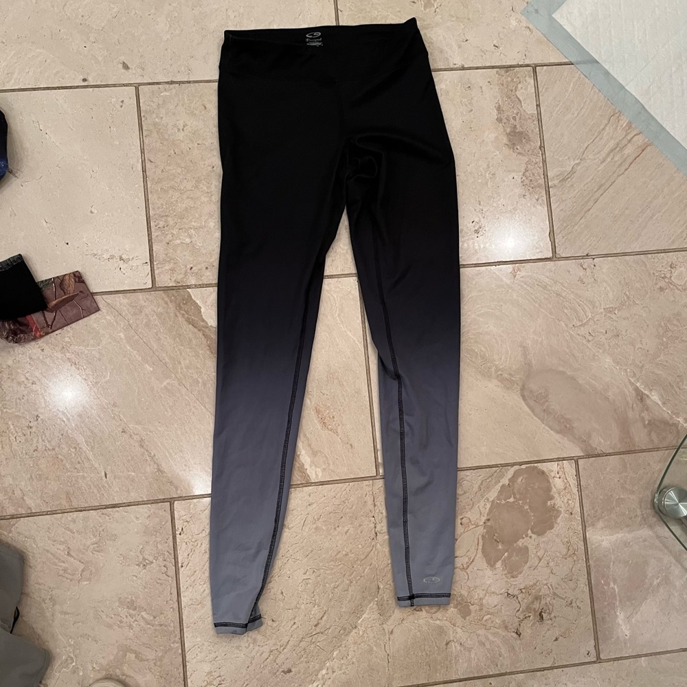 athletic leggings by champion, size XS